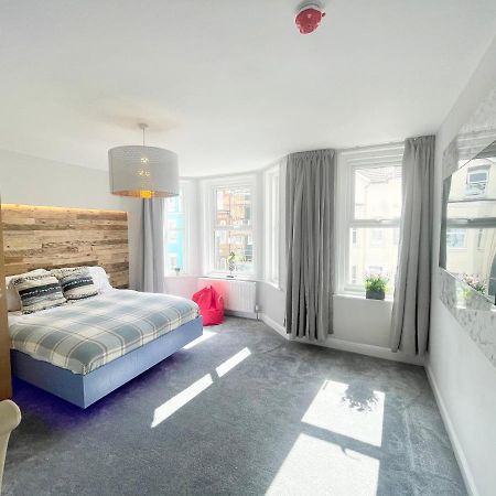 Coastline Retreats - Cloud9: Seafront Ensuite Rooms with Netflix Bournemouth Exterior photo