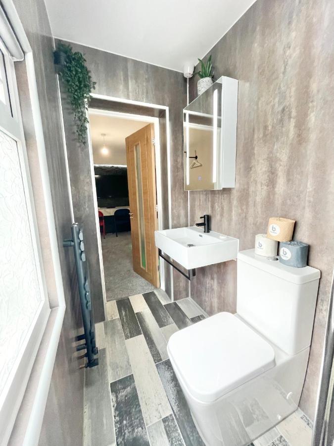 Coastline Retreats - Cloud9: Seafront Ensuite Rooms with Netflix Bournemouth Exterior photo