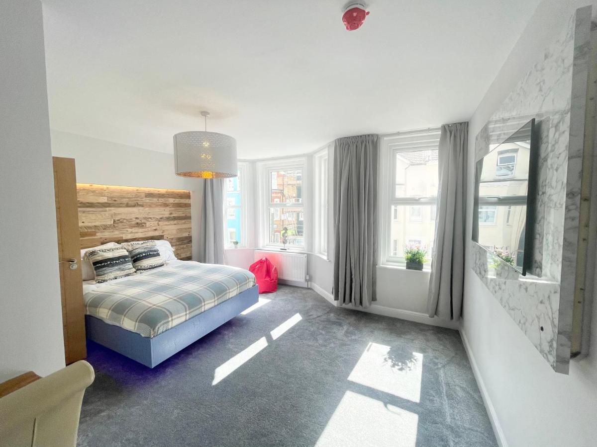 Coastline Retreats - Cloud9: Seafront Ensuite Rooms with Netflix Bournemouth Exterior photo