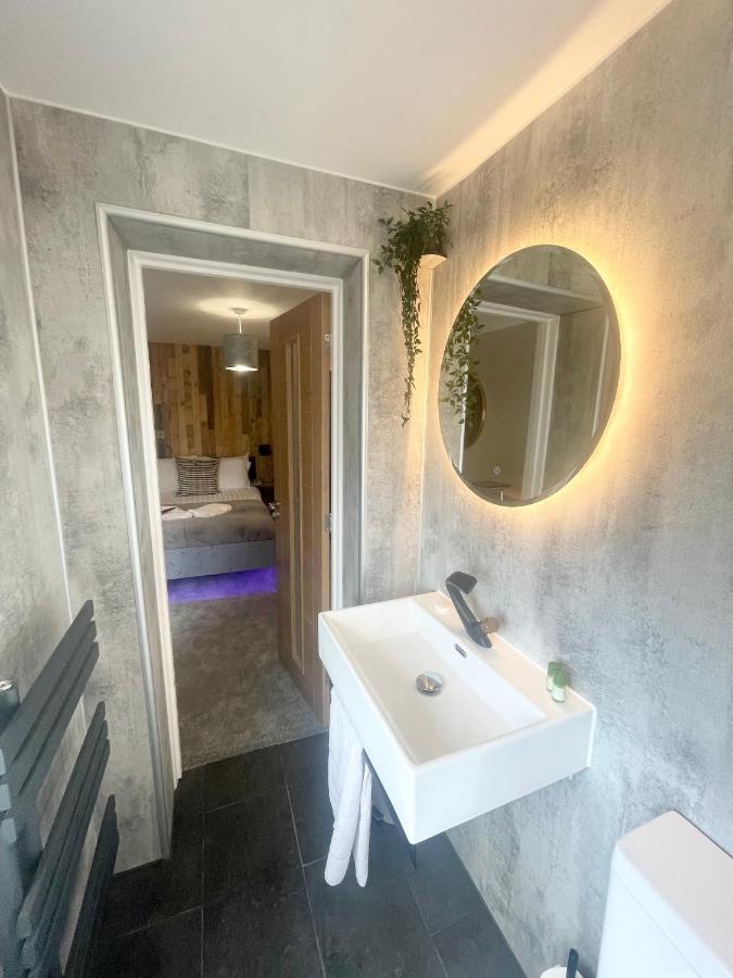Coastline Retreats - Cloud9: Seafront Ensuite Rooms with Netflix Bournemouth Exterior photo