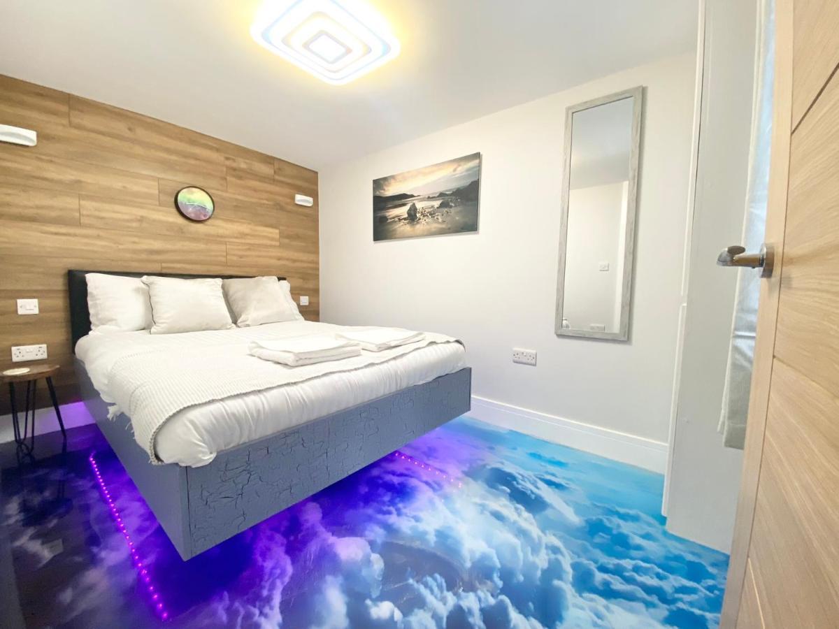 Coastline Retreats - Cloud9: Seafront Ensuite Rooms with Netflix Bournemouth Exterior photo