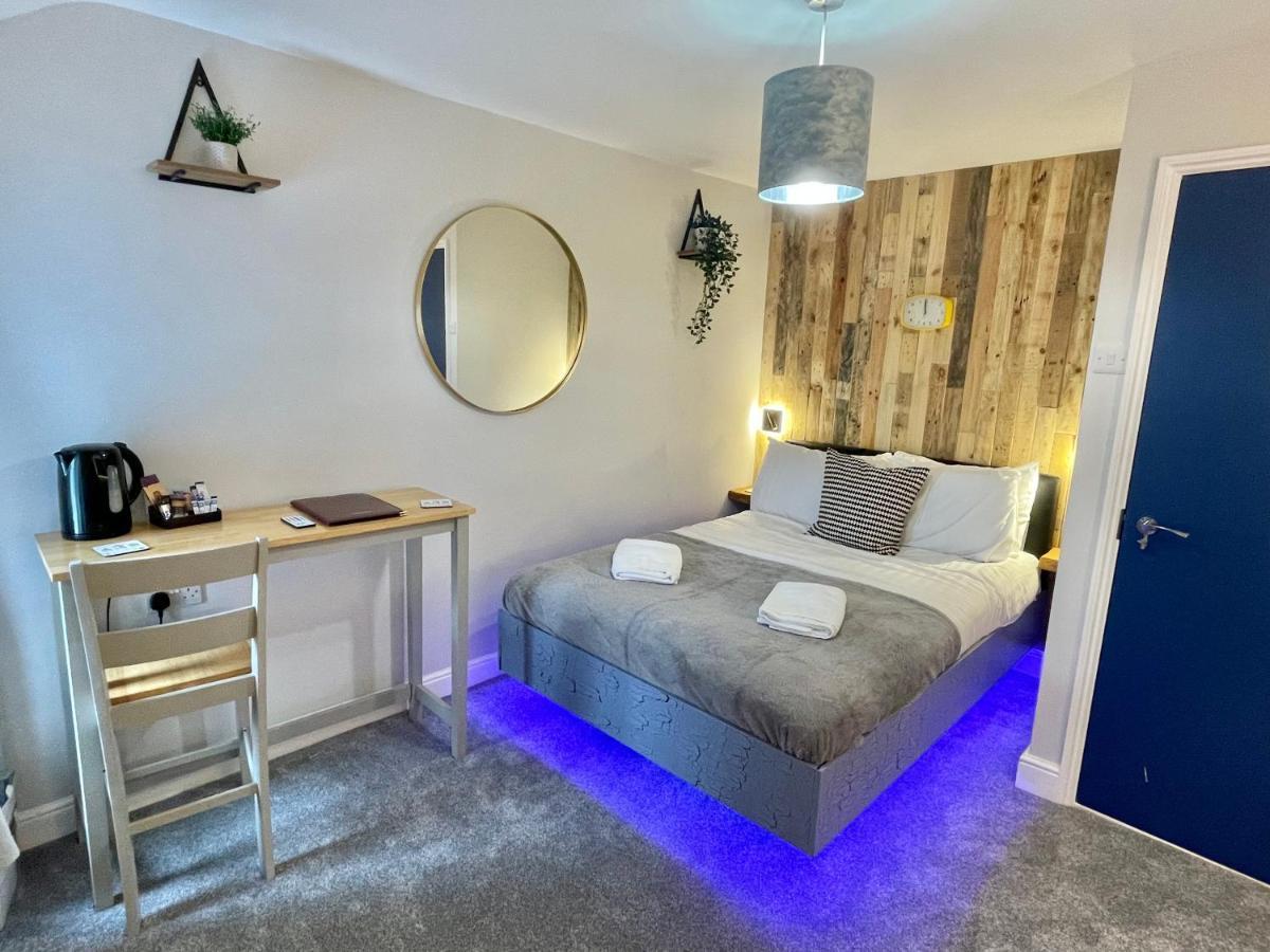 Coastline Retreats - Cloud9: Seafront Ensuite Rooms with Netflix Bournemouth Exterior photo