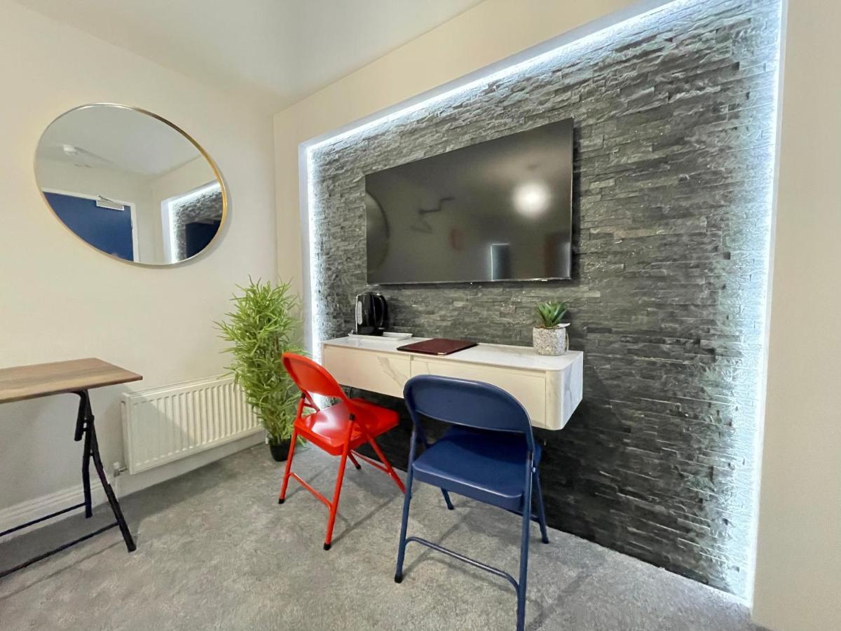 Coastline Retreats - Cloud9: Seafront Ensuite Rooms with Netflix Bournemouth Exterior photo